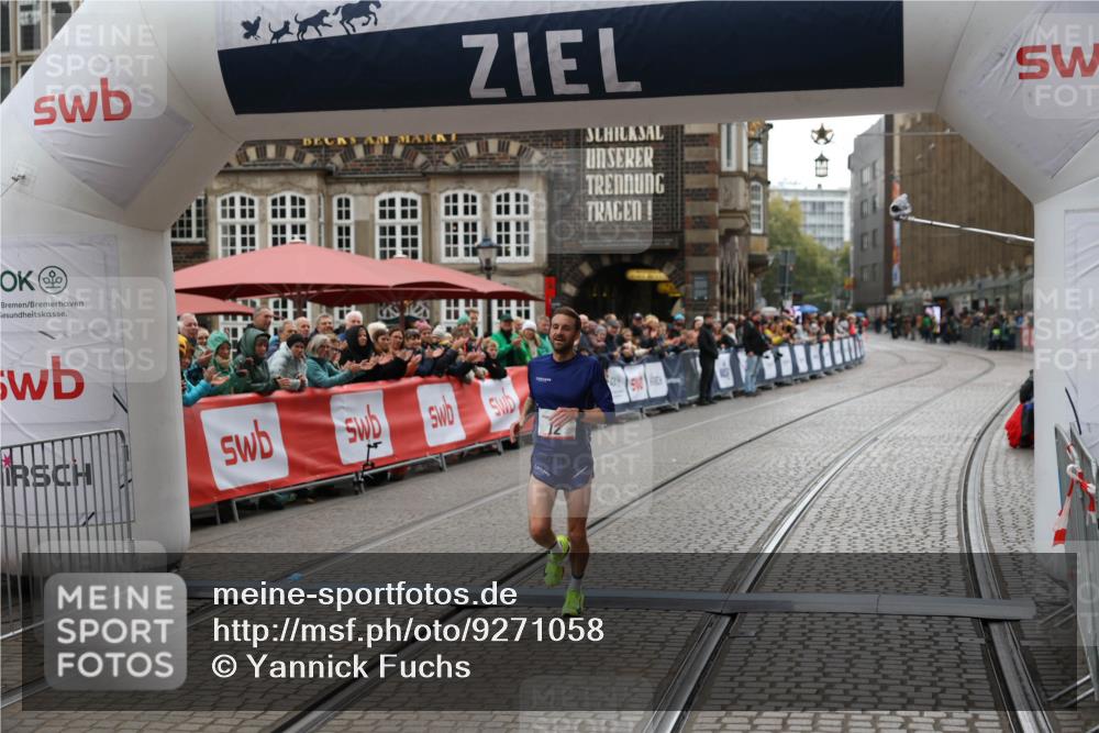 05.10.2025 - 20. swb-Marathon Bremen Yannick Fuchs http://msf.ph/oto/9271058 05.10.2025 12:15:44 Ziel 12 meine-sportfotos.de