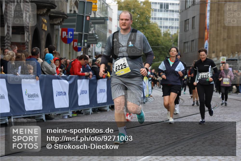 05.10.2025 - 20. swb-Marathon Bremen Strokosch-Dieckow http://msf.ph/oto/9271063 05.10.2025 11:10:24 Ziel 8225, 9895, 10280, 10288, 10440, 10441, 10552, 10980, 11388 meine-sportfotos.de