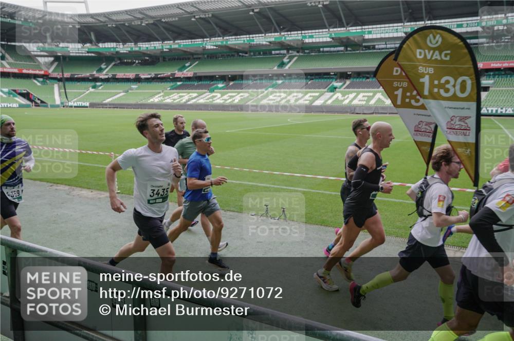 05.10.2025 - 20. swb-Marathon Bremen Michael Burmester http://msf.ph/oto/9271072 05.10.2025 12:43:22 Laufen im Stadion 577, 588, 628, 662, 706, 1105, 1265, 1641, 1652, 1745, 1810, 1992, 2062, 2141, 2385, 2967, 3391, 3435, 3580, 3705, 4369, 4631, 4664, 4867, 5014, 5231, 5287, 5470, 5495, 5741, 5815, 5988, 6224, 6385, 6423, 6912, 7269, 7472, 7498, 7547, 7668, 7764, 7816, 7834, 8053, 8275, 8520, 8593, 9095, 907, 965, 1123, 1215, 1612, 1645, 2068, 2141, 3294, 5028, 7405 meine-sportfotos.de