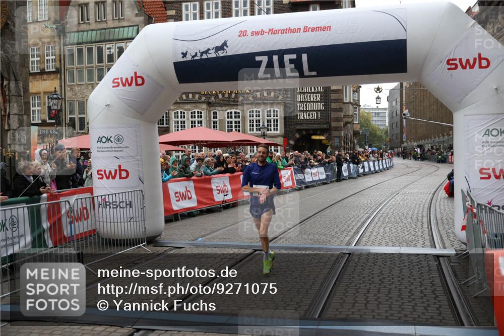05.10.2025 - 20. swb-Marathon Bremen Yannick Fuchs http://msf.ph/oto/9271075 05.10.2025 12:15:44 Ziel 12 meine-sportfotos.de