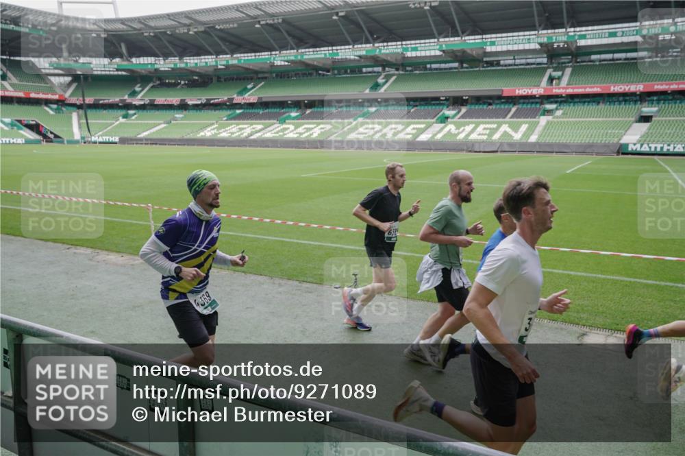 05.10.2025 - 20. swb-Marathon Bremen Michael Burmester http://msf.ph/oto/9271089 05.10.2025 12:43:23 Laufen im Stadion 577, 588, 628, 662, 706, 1105, 1265, 1641, 1652, 1745, 1810, 1992, 2062, 2385, 2967, 3391, 3435, 3580, 3705, 4369, 4631, 4664, 4867, 5014, 5231, 5287, 5470, 5495, 5741, 5815, 5988, 6224, 6385, 6423, 6912, 7269, 7472, 7498, 7547, 7668, 7764, 7816, 7834, 8053, 8275, 8520, 8593, 9095, 588, 965, 1123, 1215, 1612, 1645, 2068, 2141, 2385, 3294, 5028, 7405 meine-sportfotos.de
