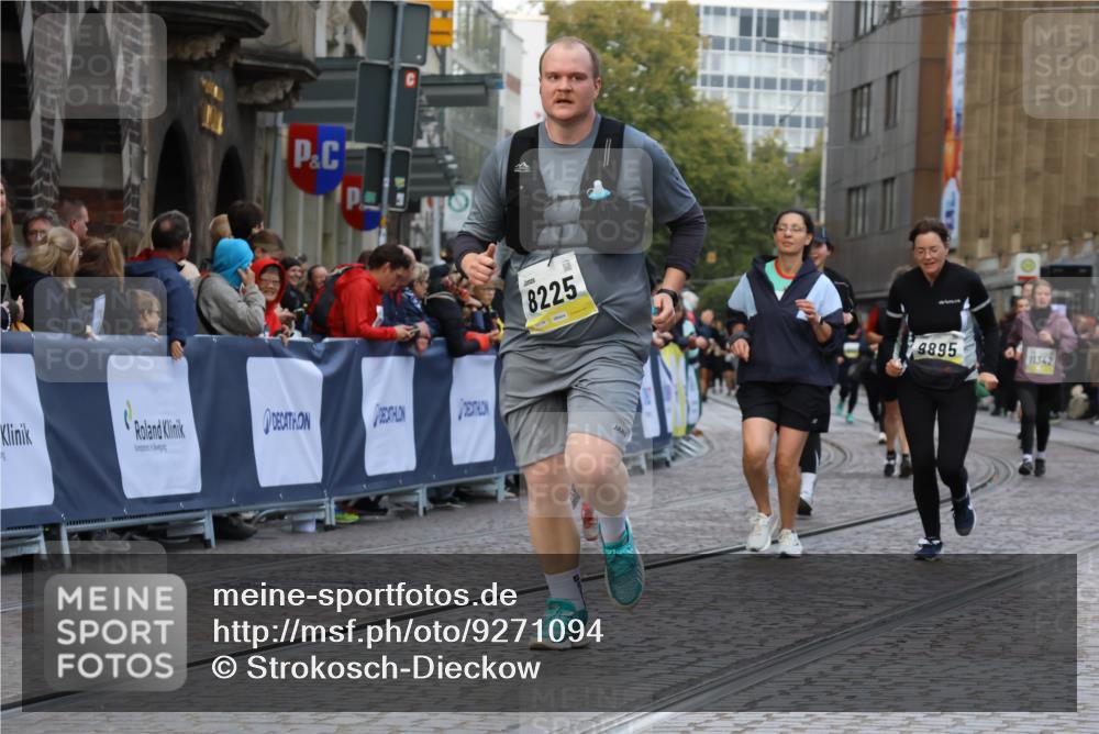05.10.2025 - 20. swb-Marathon Bremen Strokosch-Dieckow http://msf.ph/oto/9271094 05.10.2025 11:10:24 Ziel 8225, 9895, 10280, 10288, 10440, 10441, 10552, 10980, 11388 meine-sportfotos.de