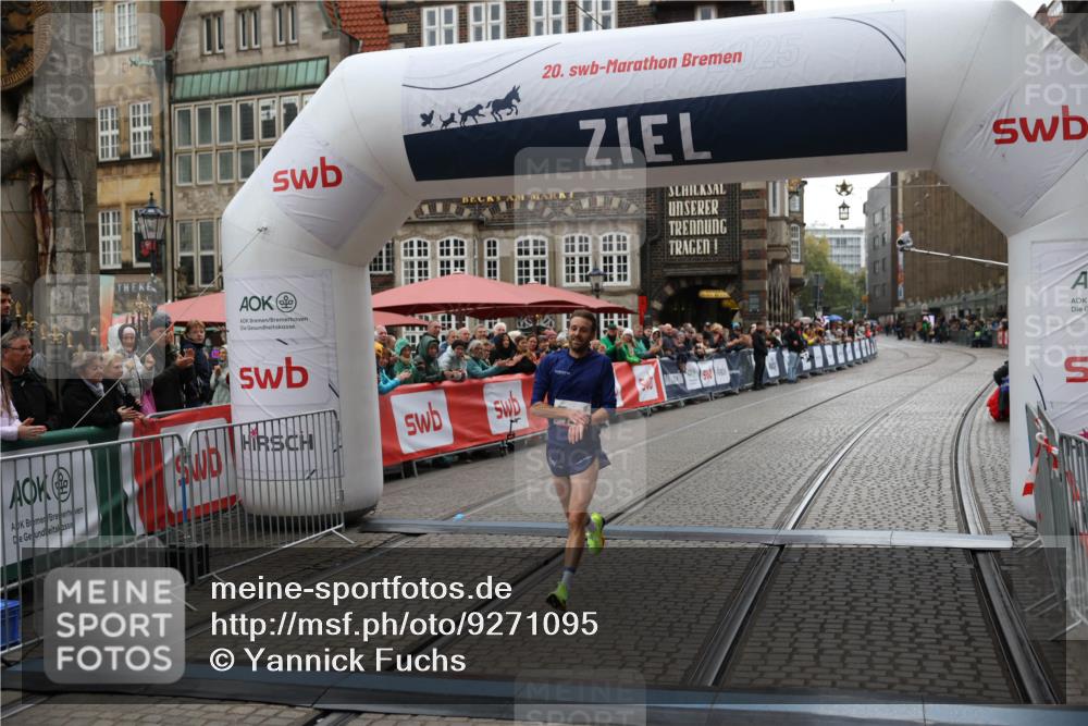05.10.2025 - 20. swb-Marathon Bremen Yannick Fuchs http://msf.ph/oto/9271095 05.10.2025 12:15:45 Ziel 12 meine-sportfotos.de