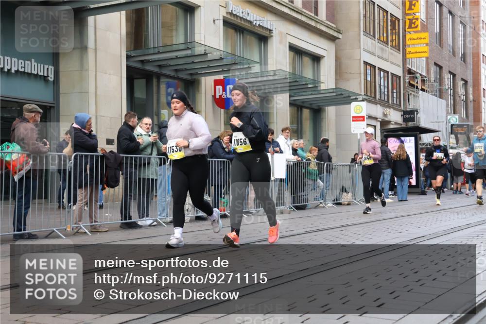 05.10.2025 - 20. swb-Marathon Bremen Strokosch-Dieckow http://msf.ph/oto/9271115 05.10.2025 11:08:55 Ziel 9493, 9632, 9649, 9798, 9815, 9848, 9892, 9945, 10214, 10295, 10315, 10522, 10784, 11037, 11056, 11218, 11379, 11437, 11530, 11674, 9493, 9632, 9649, 9798, 9815, 9848, 9892, 9945, 10214, 10295, 10315, 10522, 10784, 11037, 11056, 11218, 11379, 11437, 11530, 11674 meine-sportfotos.de