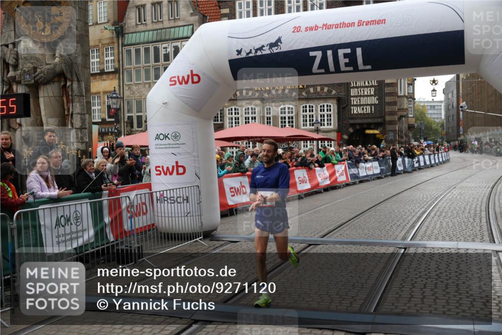 05.10.2025 - 20. swb-Marathon Bremen Yannick Fuchs http://msf.ph/oto/9271120 05.10.2025 12:15:45 Ziel 12 meine-sportfotos.de