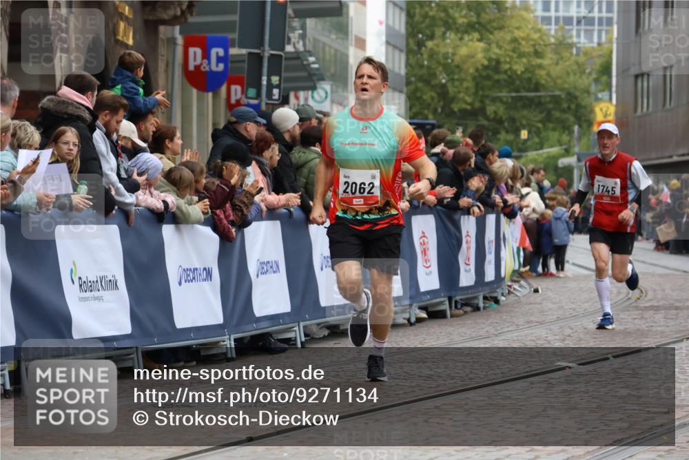 05.10.2025 - 20. swb-Marathon Bremen Strokosch-Dieckow http://msf.ph/oto/9271134 05.10.2025 13:01:55 Ziel 1745, 2062 meine-sportfotos.de