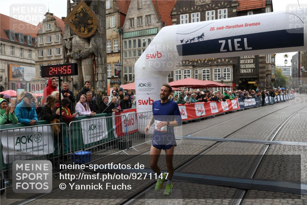 05.10.2025 - 20. swb-Marathon Bremen Yannick Fuchs http://msf.ph/oto/9271147 05.10.2025 12:15:45 Ziel 12 meine-sportfotos.de