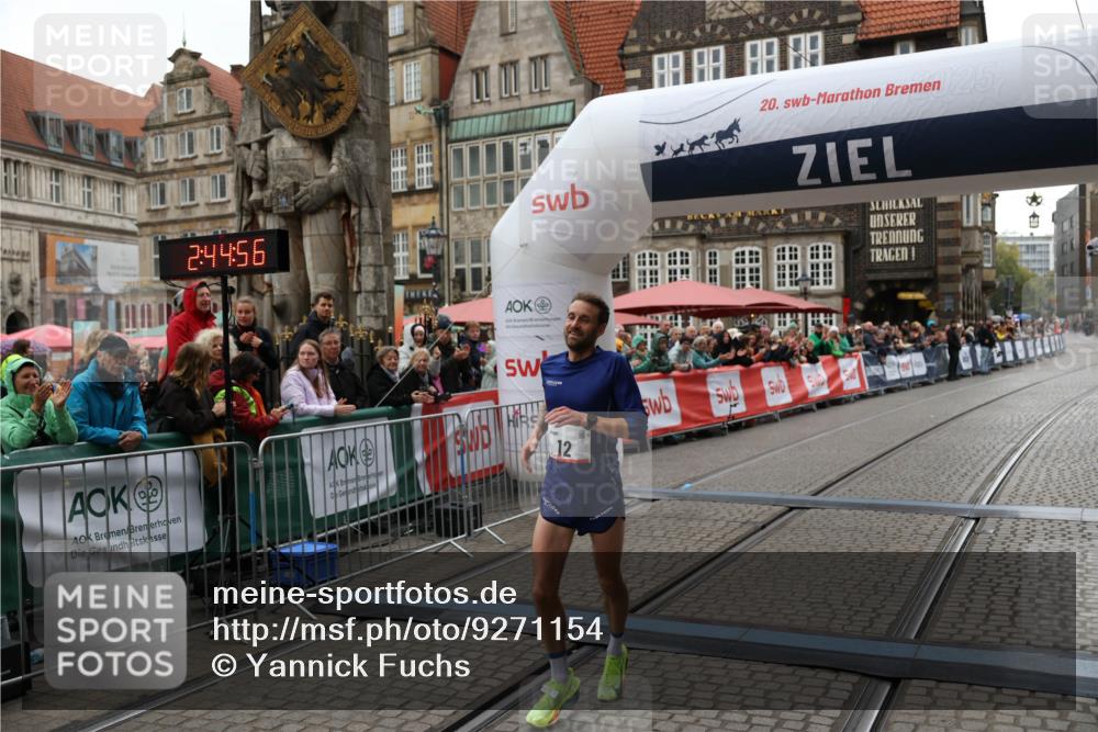 05.10.2025 - 20. swb-Marathon Bremen Yannick Fuchs http://msf.ph/oto/9271154 05.10.2025 12:15:45 Ziel 12 meine-sportfotos.de