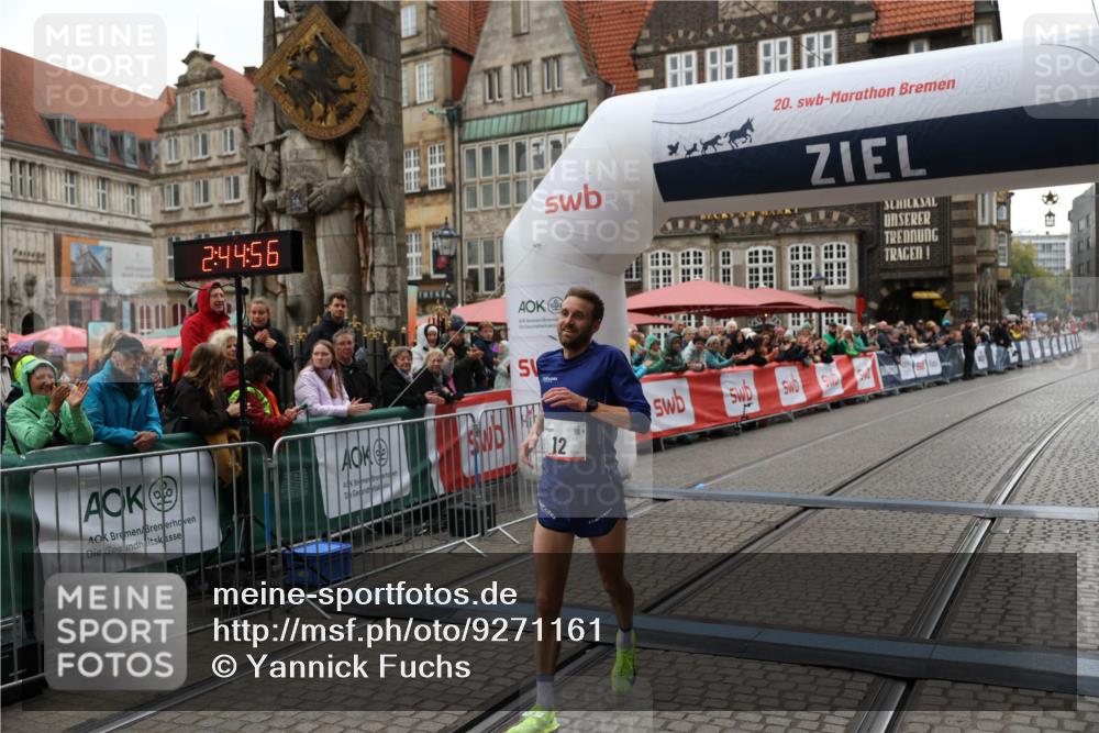 05.10.2025 - 20. swb-Marathon Bremen Yannick Fuchs http://msf.ph/oto/9271161 05.10.2025 12:15:46 Ziel 12 meine-sportfotos.de