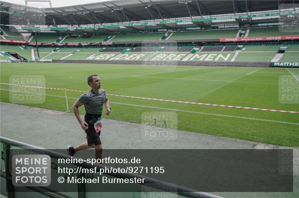 05.10.2025 - 20. swb-Marathon Bremen Michael Burmester http://msf.ph/oto/9271195 05.10.2025 12:43:44 Laufen im Stadion 288, 577, 628, 662, 706, 1196, 1641, 1652, 1745, 1992, 2062, 2249, 2967, 3435, 3580, 4369, 4631, 4664, 4867, 5014, 5231, 5287, 5495, 5815, 5908, 5988, 6224, 6385, 6423, 6912, 7269, 7498, 7668, 7816, 7834, 7949, 8030, 8053, 8275, 8593, 9095, 1105, 1265, 1810, 3391, 3705, 5470, 5741, 7472, 7547, 7764, 8520 meine-sportfotos.de