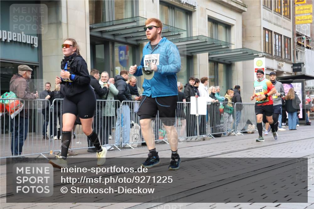 05.10.2025 - 20. swb-Marathon Bremen Strokosch-Dieckow http://msf.ph/oto/9271225 05.10.2025 11:09:00 Ziel 9002, 9185, 9493, 9649, 9798, 9815, 9848, 9892, 9945, 10074, 10214, 10295, 10315, 10419, 10522, 10784, 10865, 11037, 11056, 11218, 11379, 11437, 11447, 11530, 11614, 11674, 9002, 9185, 9493, 9649, 9798, 9815, 9848, 9892, 9945, 10074, 10214, 10295, 10315, 10419, 10522, 10784, 10865, 11037, 11056, 11218, 11379, 11437, 11447, 11530, 11614, 11674 meine-sportfotos.de
