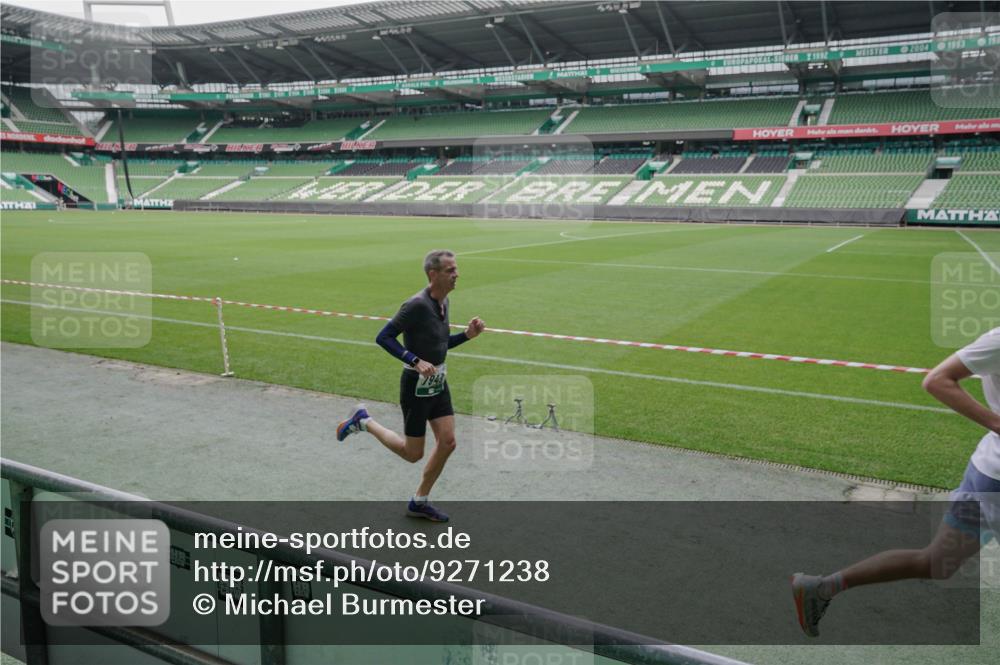 05.10.2025 - 20. swb-Marathon Bremen Michael Burmester http://msf.ph/oto/9271238 05.10.2025 12:43:53 Laufen im Stadion 288, 329, 548, 577, 628, 706, 1196, 1641, 1745, 1992, 2092, 2249, 2967, 3435, 3580, 4369, 4422, 4631, 4867, 5014, 5287, 5495, 5815, 5908, 5988, 6224, 6385, 6912, 7269, 7373, 7668, 7816, 7834, 7949, 8030, 8053, 8275, 8593, 9095, 662, 1265, 1652, 2062, 4664, 5231, 6423, 7472, 7498, 7764, 8053, 8520 meine-sportfotos.de