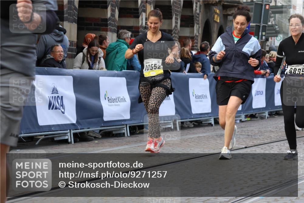 05.10.2025 - 20. swb-Marathon Bremen Strokosch-Dieckow http://msf.ph/oto/9271257 05.10.2025 11:10:27 Ziel 8225, 9895, 10146, 10288, 10440, 10441, 10442, 10552, 10980, 11342, 11388 meine-sportfotos.de