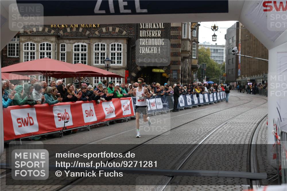 05.10.2025 - 20. swb-Marathon Bremen Yannick Fuchs http://msf.ph/oto/9271281 05.10.2025 12:16:07 Ziel 13 meine-sportfotos.de