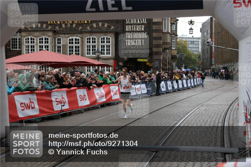 05.10.2025 - 20. swb-Marathon Bremen Yannick Fuchs http://msf.ph/oto/9271304 05.10.2025 12:16:07 Ziel 13 meine-sportfotos.de