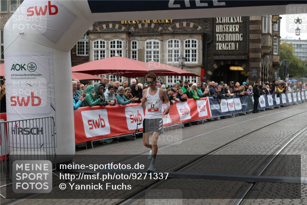 05.10.2025 - 20. swb-Marathon Bremen Yannick Fuchs http://msf.ph/oto/9271337 05.10.2025 12:16:09 Ziel 13 meine-sportfotos.de