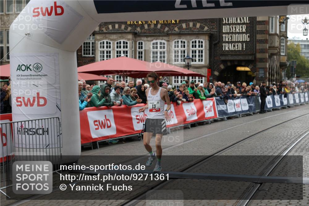 05.10.2025 - 20. swb-Marathon Bremen Yannick Fuchs http://msf.ph/oto/9271361 05.10.2025 12:16:09 Ziel 13 meine-sportfotos.de