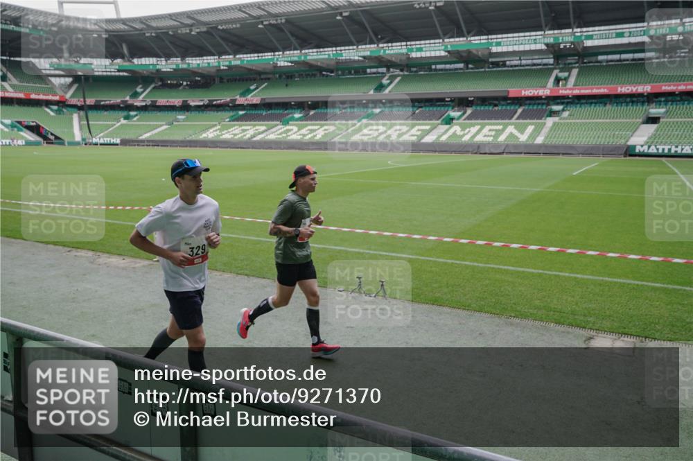05.10.2025 - 20. swb-Marathon Bremen Michael Burmester http://msf.ph/oto/9271370 05.10.2025 12:44:13 Laufen im Stadion 288, 329, 506, 539, 548, 706, 917, 1196, 1992, 2092, 2249, 3150, 3982, 4422, 5014, 5908, 7099, 7373, 7525, 7949, 8030, 8275, 577, 628, 706, 1641, 1745, 2967, 3435, 3580, 4369, 4631, 4867, 5287, 5495, 5815, 5988, 6224, 6385, 6912, 7269, 7668, 7816, 7834, 8053, 8593, 9095 meine-sportfotos.de