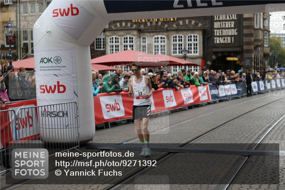 05.10.2025 - 20. swb-Marathon Bremen Yannick Fuchs http://msf.ph/oto/9271392 05.10.2025 12:16:09 Ziel 13 meine-sportfotos.de