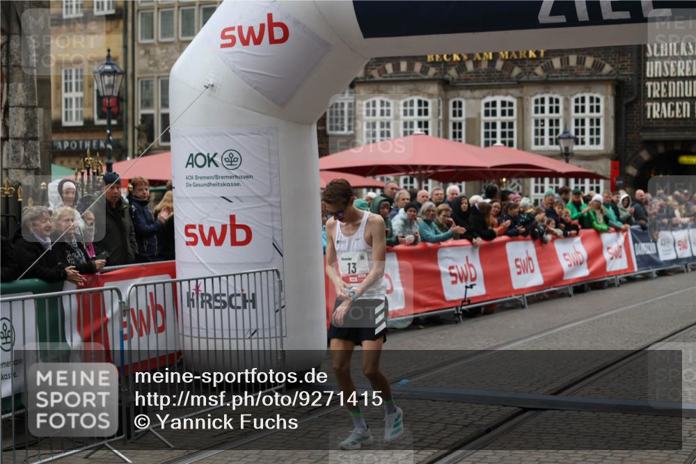 05.10.2025 - 20. swb-Marathon Bremen Yannick Fuchs http://msf.ph/oto/9271415 05.10.2025 12:16:10 Ziel 13 meine-sportfotos.de