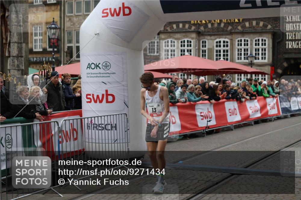 05.10.2025 - 20. swb-Marathon Bremen Yannick Fuchs http://msf.ph/oto/9271434 05.10.2025 12:16:10 Ziel 13 meine-sportfotos.de