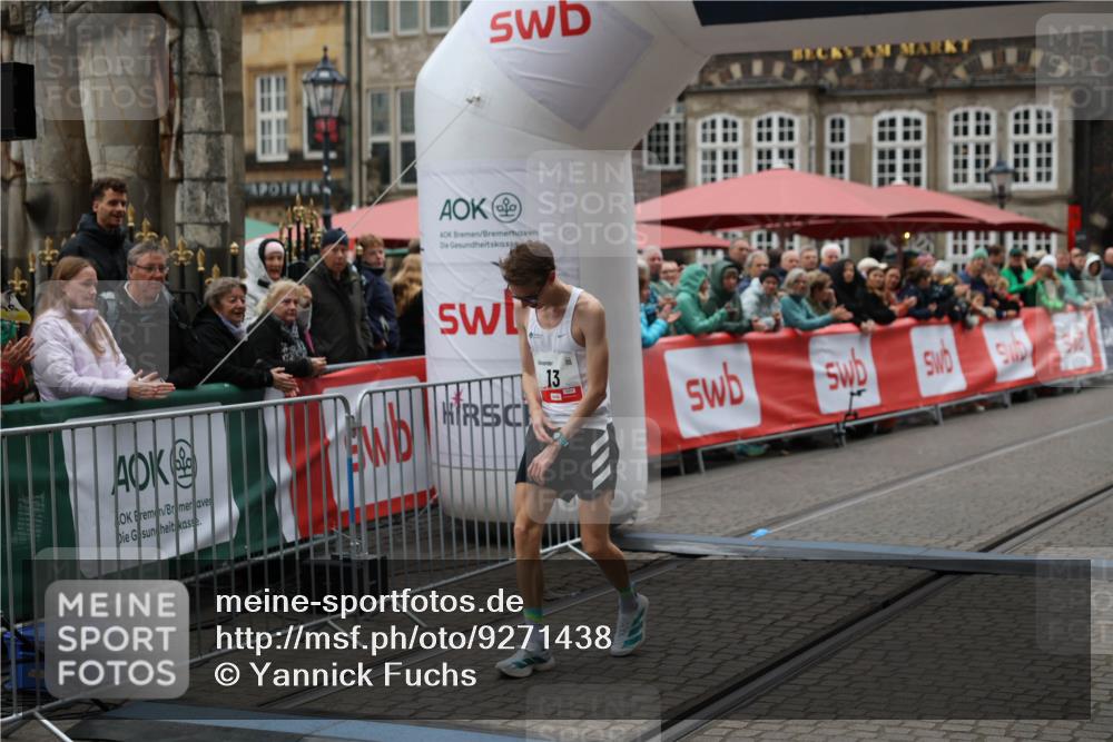 05.10.2025 - 20. swb-Marathon Bremen Yannick Fuchs http://msf.ph/oto/9271438 05.10.2025 12:16:11 Ziel 13 meine-sportfotos.de