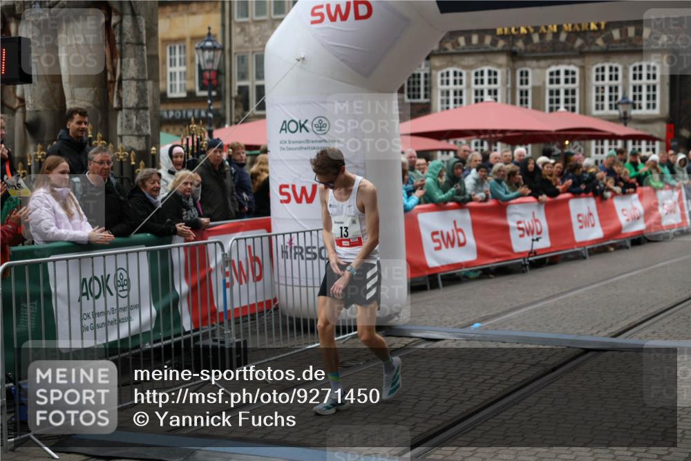 05.10.2025 - 20. swb-Marathon Bremen Yannick Fuchs http://msf.ph/oto/9271450 05.10.2025 12:16:11 Ziel 13 meine-sportfotos.de