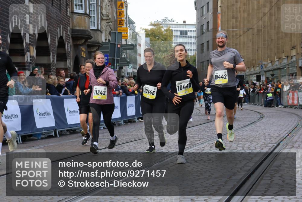 05.10.2025 - 20. swb-Marathon Bremen Strokosch-Dieckow http://msf.ph/oto/9271457 05.10.2025 11:10:33 Ziel 9446, 10146, 10440, 10441, 10442, 10980, 11240, 11342 meine-sportfotos.de