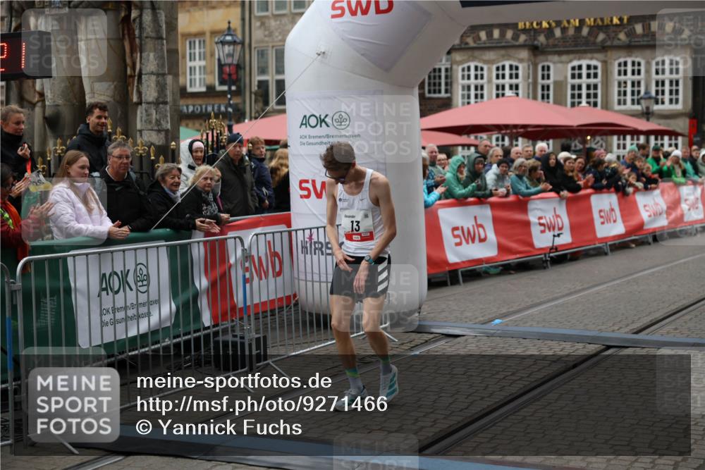 05.10.2025 - 20. swb-Marathon Bremen Yannick Fuchs http://msf.ph/oto/9271466 05.10.2025 12:16:11 Ziel 13 meine-sportfotos.de