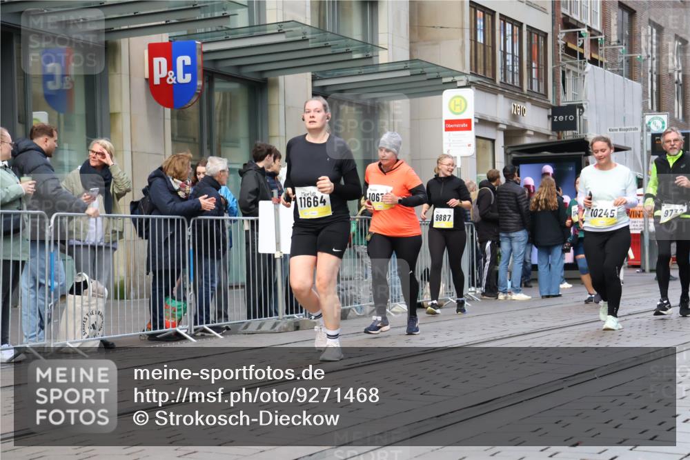 05.10.2025 - 20. swb-Marathon Bremen Strokosch-Dieckow http://msf.ph/oto/9271468 05.10.2025 11:09:16 Ziel 9001, 9002, 9185, 9493, 9538, 9649, 9731, 9732, 9887, 9945, 10074, 10214, 10245, 10316, 10412, 10417, 10419, 10672, 10865, 10881, 10886, 10943, 11037, 11206, 11218, 11407, 11447, 11526, 11614, 11654, 11655, 11664, 9001, 9002, 9185, 9493, 9538, 9649, 9731, 9732, 9887, 9945, 10074, 10214, 10245, 10316, 10412, 10417, 10419, 10672, 10865, 10881, 10886, 10943, 11037, 11206, 11218, 11447, 11526, 11614, 11664 meine-sportfotos.de