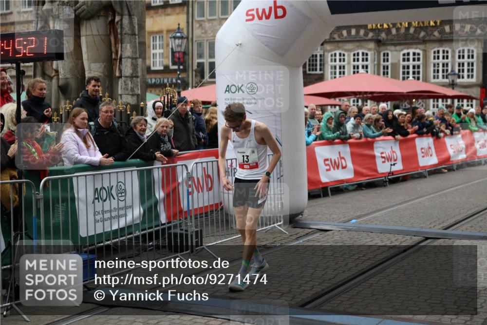 05.10.2025 - 20. swb-Marathon Bremen Yannick Fuchs http://msf.ph/oto/9271474 05.10.2025 12:16:11 Ziel 13 meine-sportfotos.de