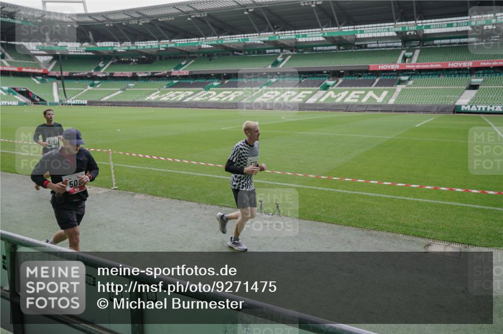 05.10.2025 - 20. swb-Marathon Bremen Michael Burmester http://msf.ph/oto/9271475 05.10.2025 12:44:27 Laufen im Stadion 288, 329, 506, 539, 548, 642, 657, 917, 1196, 2013, 2092, 2188, 2249, 3150, 3219, 3251, 3982, 4422, 5908, 6633, 7099, 7373, 7525, 7949, 8030, 8169, 8351, 8382, 288, 577, 706, 1992, 2967, 3435, 4369, 4631, 4867, 5014, 5287, 5495, 5988, 6385, 6912, 7816, 7834, 8275, 8593, 9095 meine-sportfotos.de