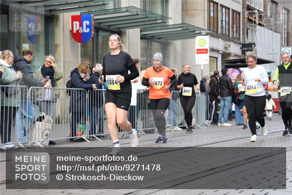05.10.2025 - 20. swb-Marathon Bremen Strokosch-Dieckow http://msf.ph/oto/9271478 05.10.2025 11:09:16 Ziel 9001, 9002, 9185, 9493, 9538, 9649, 9731, 9732, 9887, 9945, 10074, 10214, 10245, 10316, 10412, 10417, 10419, 10672, 10865, 10881, 10886, 10943, 11037, 11206, 11218, 11407, 11447, 11526, 11614, 11654, 11655, 11664, 9001, 9002, 9185, 9493, 9538, 9649, 9731, 9732, 9887, 9945, 10074, 10214, 10245, 10316, 10412, 10417, 10419, 10672, 10865, 10881, 10886, 10943, 11037, 11206, 11218, 11447, 11526, 11614, 11664 meine-sportfotos.de