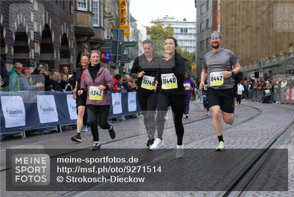 05.10.2025 - 20. swb-Marathon Bremen Strokosch-Dieckow http://msf.ph/oto/9271514 05.10.2025 11:10:33 Ziel 9446, 10146, 10440, 10441, 10442, 10980, 11240, 11342 meine-sportfotos.de