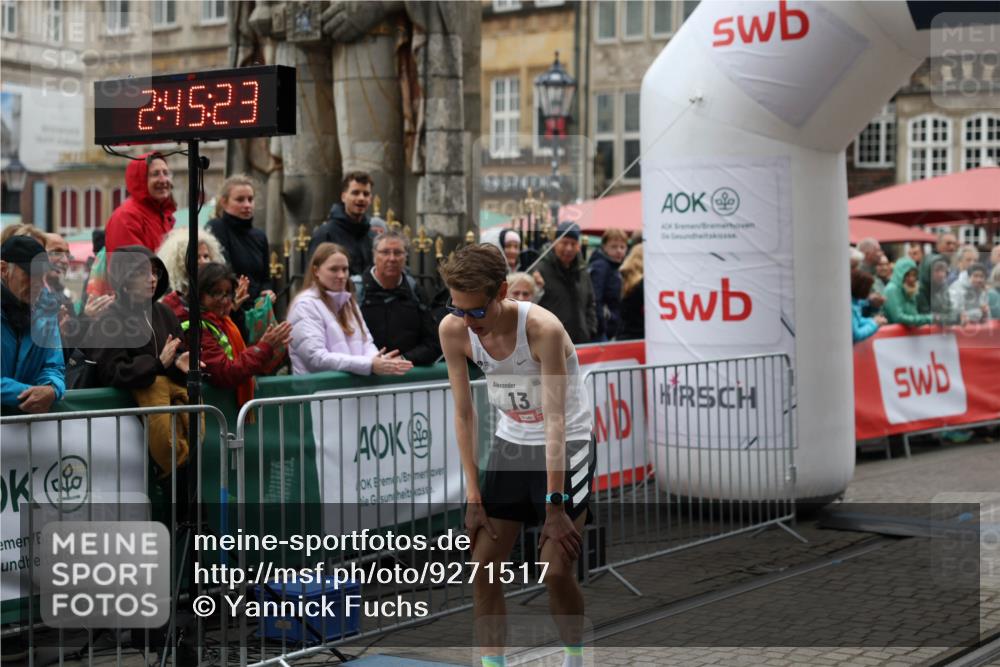 05.10.2025 - 20. swb-Marathon Bremen Yannick Fuchs http://msf.ph/oto/9271517 05.10.2025 12:16:13 Ziel 13 meine-sportfotos.de
