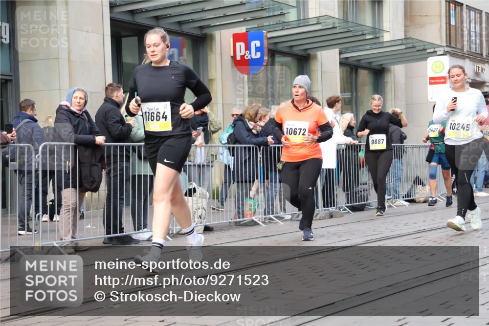 05.10.2025 - 20. swb-Marathon Bremen Strokosch-Dieckow http://msf.ph/oto/9271523 05.10.2025 11:09:17 Ziel 9001, 9002, 9185, 9493, 9538, 9649, 9731, 9732, 9887, 9945, 10074, 10214, 10245, 10316, 10412, 10417, 10419, 10672, 10865, 10881, 10886, 10943, 11037, 11206, 11218, 11407, 11447, 11526, 11614, 11654, 11655, 11664, 9001, 9002, 9185, 9493, 9538, 9649, 9731, 9732, 9887, 9945, 10074, 10214, 10245, 10316, 10412, 10417, 10419, 10672, 10865, 10881, 10886, 10943, 11037, 11206, 11218, 11447, 11526, 11614, 11664 meine-sportfotos.de