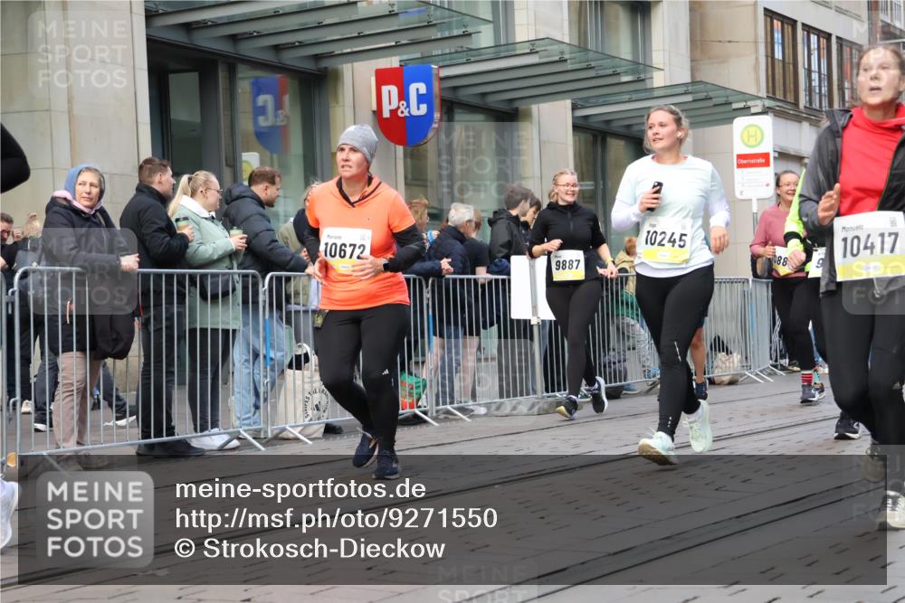 05.10.2025 - 20. swb-Marathon Bremen Strokosch-Dieckow http://msf.ph/oto/9271550 05.10.2025 11:09:18 Ziel 9001, 9002, 9185, 9493, 9538, 9649, 9731, 9732, 9887, 9945, 10074, 10214, 10245, 10316, 10412, 10417, 10419, 10672, 10865, 10881, 10886, 10943, 11037, 11206, 11407, 11447, 11526, 11614, 11654, 11655, 11664, 9001, 9002, 9185, 9493, 9538, 9649, 9731, 9732, 9887, 9945, 10074, 10214, 10245, 10316, 10412, 10417, 10419, 10672, 10865, 10881, 10886, 10943, 11037, 11206, 11447, 11526, 11614, 11664 meine-sportfotos.de
