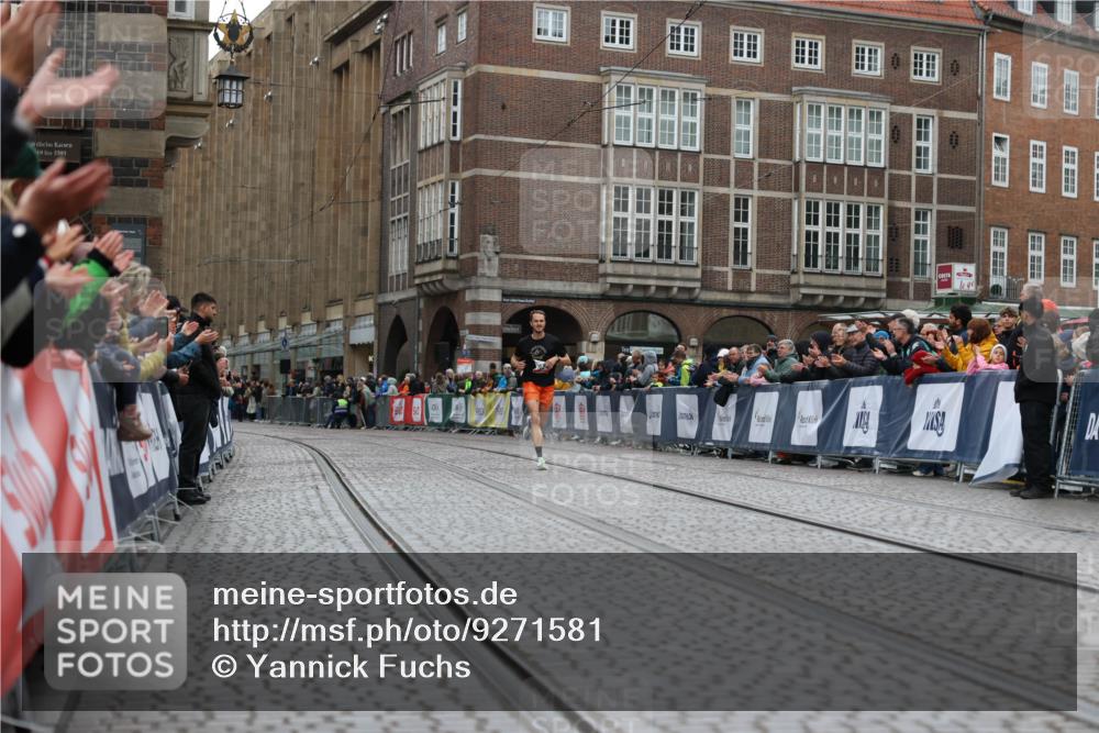 05.10.2025 - 20. swb-Marathon Bremen Yannick Fuchs http://msf.ph/oto/9271581 05.10.2025 12:17:33 Ziel  meine-sportfotos.de