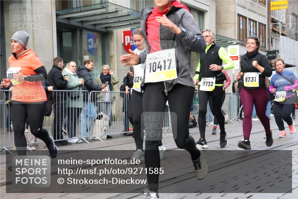 05.10.2025 - 20. swb-Marathon Bremen Strokosch-Dieckow http://msf.ph/oto/9271585 05.10.2025 11:09:19 Ziel 9001, 9002, 9185, 9493, 9538, 9649, 9731, 9732, 9887, 9945, 10074, 10245, 10316, 10412, 10417, 10419, 10672, 10865, 10881, 10886, 10943, 11206, 11407, 11447, 11486, 11526, 11614, 11654, 11655, 11664, 9001, 9002, 9185, 9493, 9538, 9649, 9731, 9732, 9887, 9945, 10074, 10245, 10316, 10412, 10417, 10419, 10672, 10865, 10881, 10886, 10943, 11206, 11447, 11526, 11614, 11664 meine-sportfotos.de