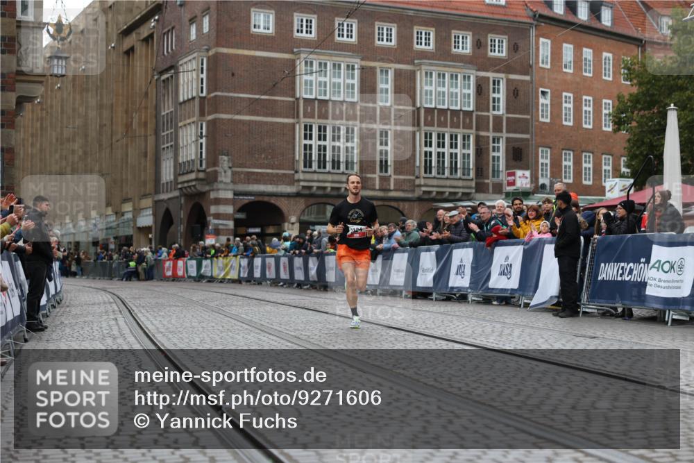05.10.2025 - 20. swb-Marathon Bremen Yannick Fuchs http://msf.ph/oto/9271606 05.10.2025 12:17:35 Ziel  meine-sportfotos.de