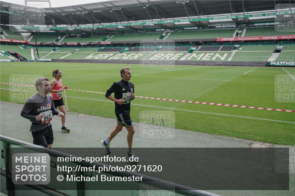 05.10.2025 - 20. swb-Marathon Bremen Michael Burmester http://msf.ph/oto/9271620 05.10.2025 12:44:39 Laufen im Stadion 109, 329, 506, 539, 548, 642, 657, 819, 917, 1196, 1631, 2013, 2092, 2188, 2249, 2666, 2719, 3150, 3219, 3251, 3342, 3982, 4358, 4422, 5908, 6302, 6633, 7099, 7373, 7525, 7949, 8030, 8169, 8351, 8382, 288, 1196, 1992, 2249, 5014, 8275 meine-sportfotos.de