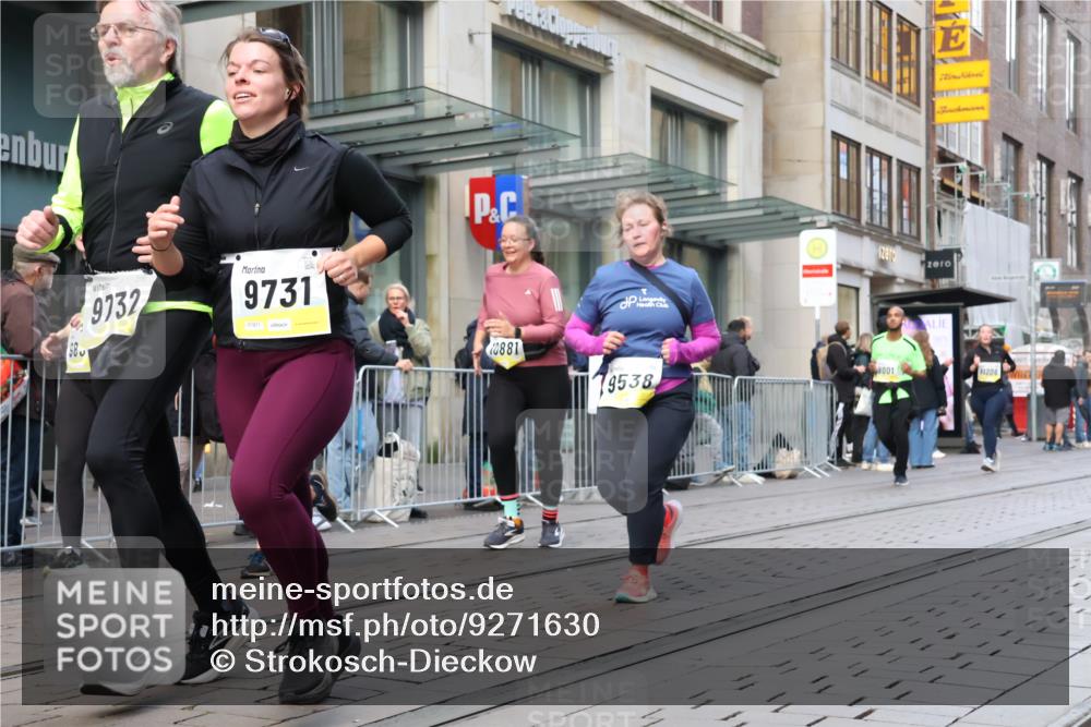 05.10.2025 - 20. swb-Marathon Bremen Strokosch-Dieckow http://msf.ph/oto/9271630 05.10.2025 11:09:20 Ziel 9001, 9002, 9185, 9538, 9731, 9732, 9887, 10074, 10245, 10316, 10412, 10417, 10419, 10672, 10827, 10865, 10881, 10886, 10943, 11206, 11219, 11407, 11447, 11486, 11526, 11614, 11654, 11655, 11664, 9001, 9002, 9185, 9538, 9731, 9732, 9887, 10074, 10245, 10316, 10412, 10417, 10419, 10672, 10827, 10865, 10881, 10886, 10943, 11206, 11219, 11447, 11526, 11614, 11664 meine-sportfotos.de