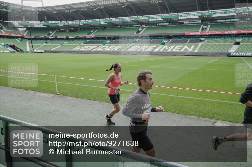 05.10.2025 - 20. swb-Marathon Bremen Michael Burmester http://msf.ph/oto/9271638 05.10.2025 12:44:40 Laufen im Stadion 109, 329, 506, 539, 548, 642, 657, 819, 917, 1631, 2013, 2092, 2188, 2666, 2719, 3150, 3219, 3251, 3342, 3982, 4358, 4422, 5908, 6302, 6633, 7099, 7373, 7525, 7949, 8030, 8169, 8351, 8382, 288, 1196, 1992, 2249, 8275 meine-sportfotos.de