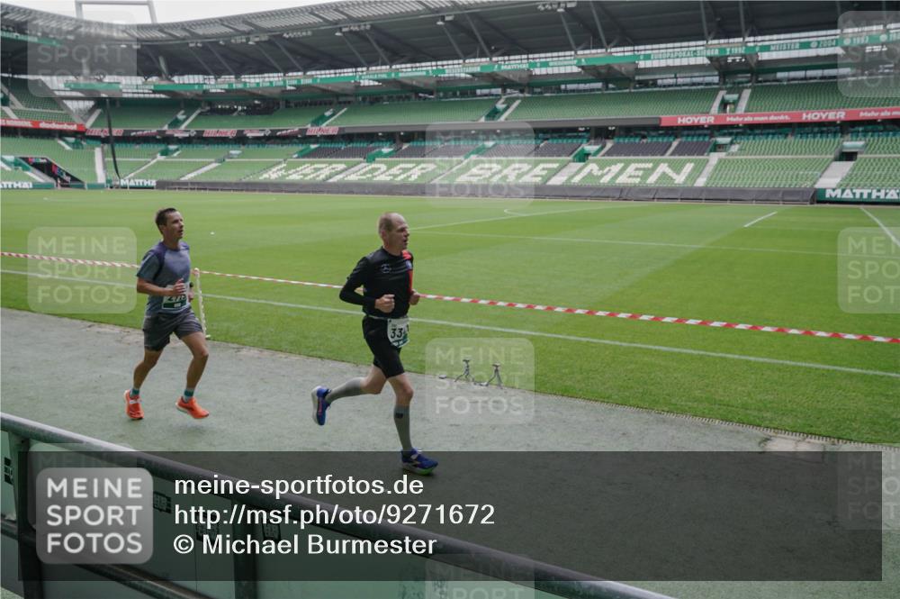 05.10.2025 - 20. swb-Marathon Bremen Michael Burmester http://msf.ph/oto/9271672 05.10.2025 12:44:44 Laufen im Stadion 109, 329, 506, 539, 548, 642, 657, 819, 917, 1631, 2013, 2092, 2188, 2666, 2719, 3150, 3219, 3251, 3327, 3342, 3982, 4358, 4422, 4571, 5908, 6302, 6633, 6996, 7099, 7373, 7525, 8030, 8169, 8351, 8382, 9130, 288, 1196, 2249, 5908, 7949, 8030 meine-sportfotos.de
