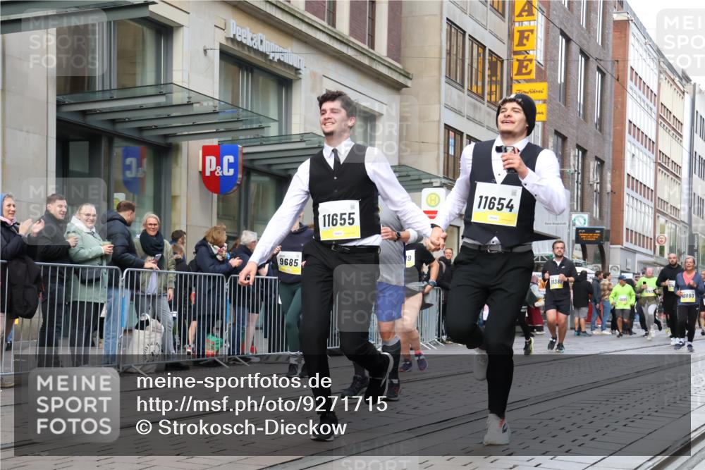 05.10.2025 - 20. swb-Marathon Bremen Strokosch-Dieckow http://msf.ph/oto/9271715 05.10.2025 11:09:27 Ziel 9001, 9410, 9538, 9685, 9731, 9732, 9760, 9887, 9972, 10245, 10316, 10412, 10417, 10435, 10448, 10515, 10672, 10827, 10860, 10881, 10885, 10886, 10943, 11206, 11219, 11381, 11405, 11407, 11486, 11526, 11654, 11655, 11664, 11748, 9001, 9410, 9538, 9685, 9731, 9732, 9760, 9887, 9972, 10245, 10316, 10412, 10417, 10435, 10448, 10515, 10672, 10827, 10860, 10881, 10885, 10886, 10943, 11206, 11219, 11381, 11405, 11526, 11664 meine-sportfotos.de