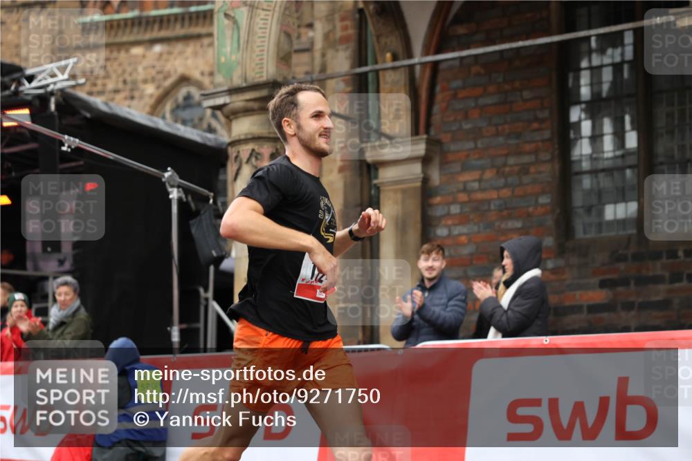 05.10.2025 - 20. swb-Marathon Bremen Yannick Fuchs http://msf.ph/oto/9271750 05.10.2025 12:17:38 Ziel 1124 meine-sportfotos.de