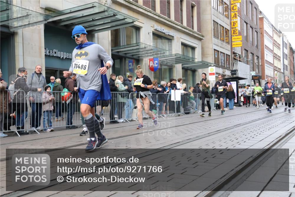 05.10.2025 - 20. swb-Marathon Bremen Strokosch-Dieckow http://msf.ph/oto/9271766 05.10.2025 11:09:29 Ziel 9001, 9288, 9410, 9538, 9685, 9731, 9732, 9760, 9887, 9972, 10245, 10316, 10412, 10435, 10448, 10515, 10672, 10827, 10860, 10881, 10885, 10886, 10943, 11206, 11219, 11381, 11405, 11407, 11486, 11634, 11654, 11655, 11664, 11748, 9001, 9288, 9410, 9538, 9685, 9731, 9732, 9760, 9887, 9972, 10245, 10316, 10412, 10435, 10448, 10515, 10672, 10827, 10860, 10881, 10885, 10886, 10943, 11206, 11219, 11381, 11405, 11664 meine-sportfotos.de