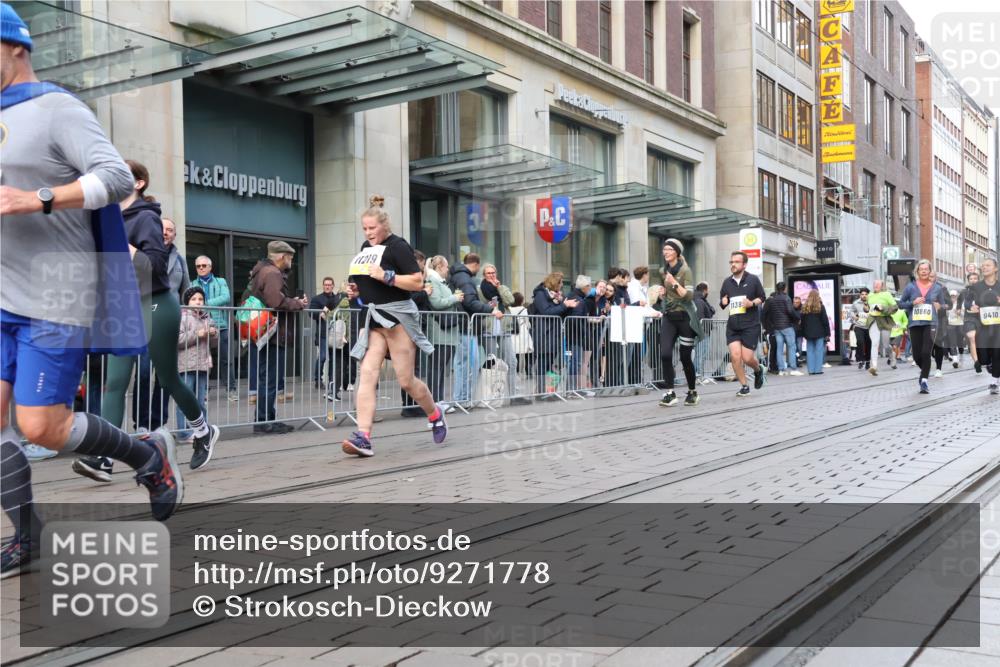 05.10.2025 - 20. swb-Marathon Bremen Strokosch-Dieckow http://msf.ph/oto/9271778 05.10.2025 11:09:30 Ziel 9001, 9288, 9410, 9538, 9685, 9731, 9732, 9760, 9887, 9972, 10245, 10316, 10412, 10435, 10448, 10515, 10659, 10672, 10827, 10860, 10881, 10885, 10886, 11206, 11219, 11381, 11405, 11407, 11486, 11634, 11654, 11655, 11664, 11748, 9001, 9288, 9410, 9538, 9685, 9731, 9732, 9760, 9887, 9972, 10245, 10316, 10412, 10435, 10448, 10515, 10659, 10672, 10827, 10860, 10881, 10885, 10886, 11206, 11219, 11381, 11405, 11664 meine-sportfotos.de