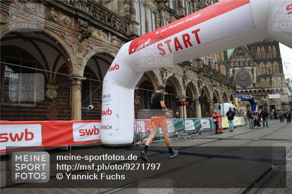 05.10.2025 - 20. swb-Marathon Bremen Yannick Fuchs http://msf.ph/oto/9271797 05.10.2025 12:17:40 Ziel 1124 meine-sportfotos.de