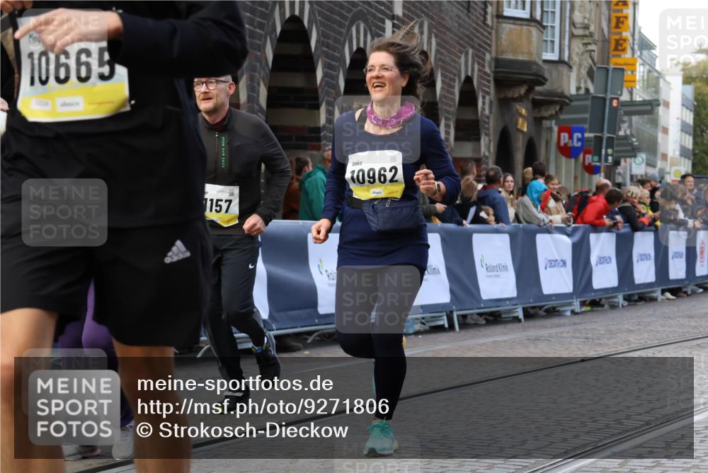 05.10.2025 - 20. swb-Marathon Bremen Strokosch-Dieckow http://msf.ph/oto/9271806 05.10.2025 11:10:44 Ziel 9572, 9804, 9984, 10399, 10665, 10861, 10962, 11157, 11161 meine-sportfotos.de
